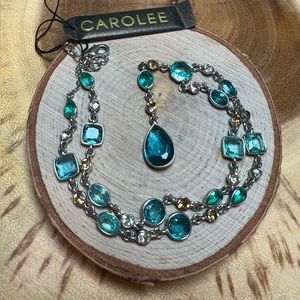 NWT Carolee Blue Crystal Y Necklace 💙✨